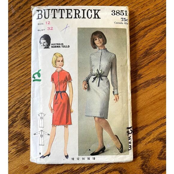 Vintage 1960s Butterick 3851 Sewing Pattern Size XS Long Sleeve Dress COMPLETE - Picture 1 of 2